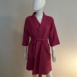 CABERNET Waffle Knit Short Robe Dark Pink Size M